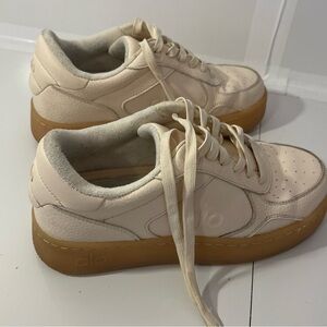 ALO YOGA Recovery Mode Sneakers Size 7